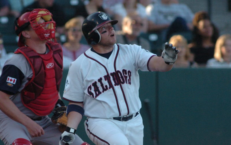 'DOGS SIGN ALLTIME GREAT BRYAN WARNER TO ONEDAY CONTRACT • Lincoln