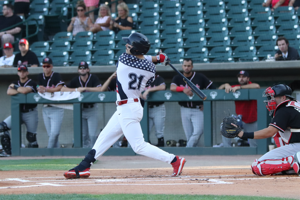 'DOGS POWER WAY TO SERIES WIN OVER REDHAWKS • Lincoln Saltdogs